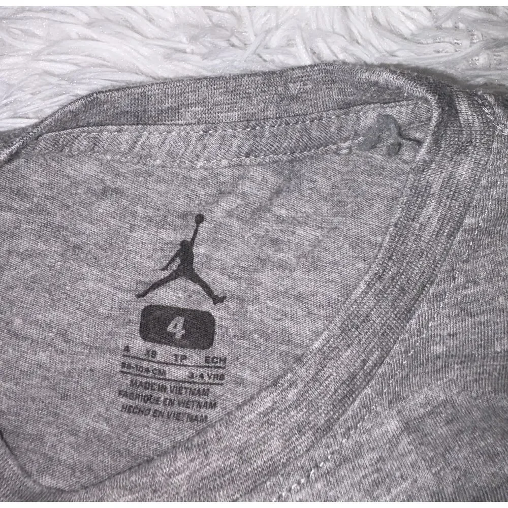 Nike Air Jordan 4 Gray Long Sleeved Tee. Cute, Soft